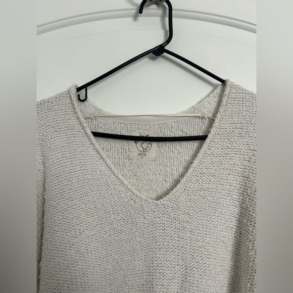 We The Free Cream V-Neck Chunky Knit Sweater size medium relaxed boho laggenlook - Picture 6 of 9